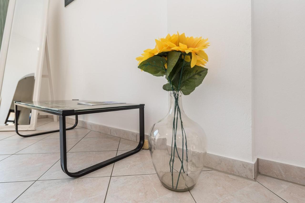 Apartment Astoria Затон Экстерьер фото