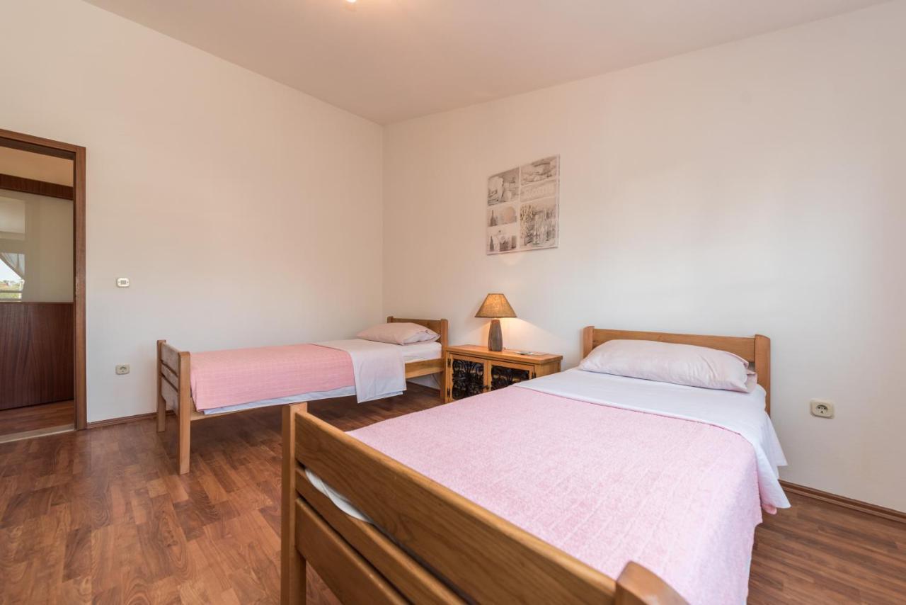 Apartment Astoria Затон Экстерьер фото