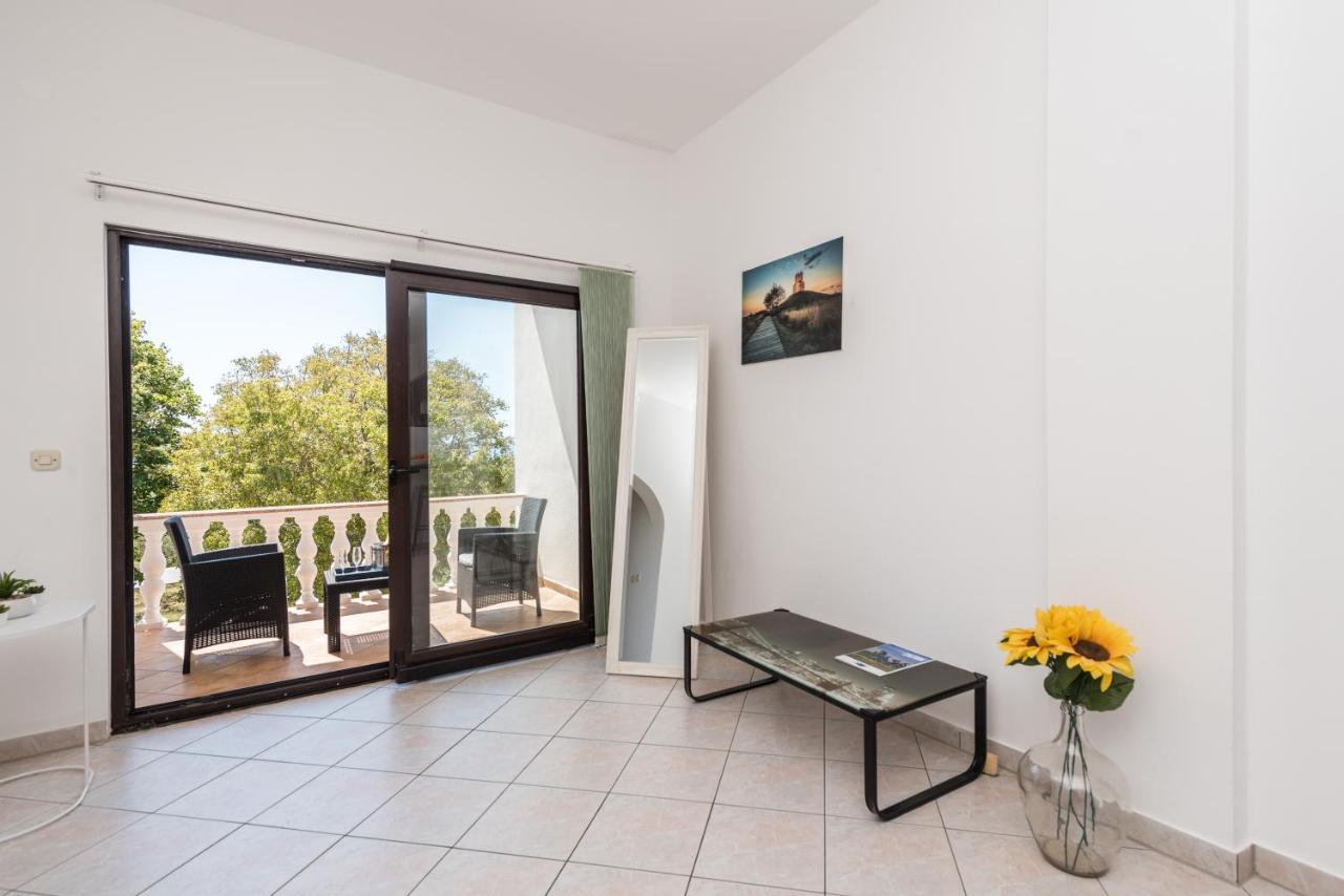 Apartment Astoria Затон Экстерьер фото