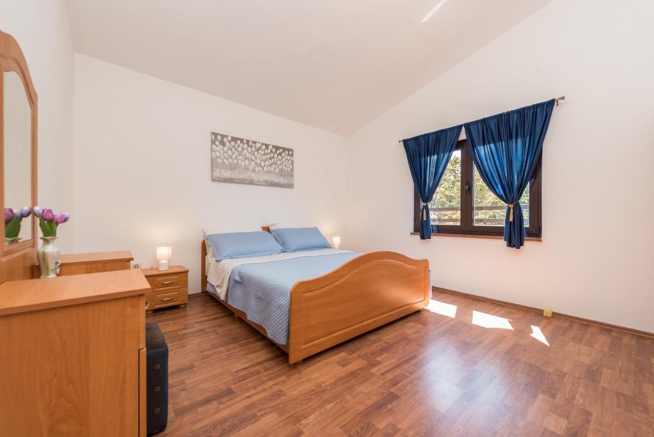 Apartment Astoria Затон Экстерьер фото